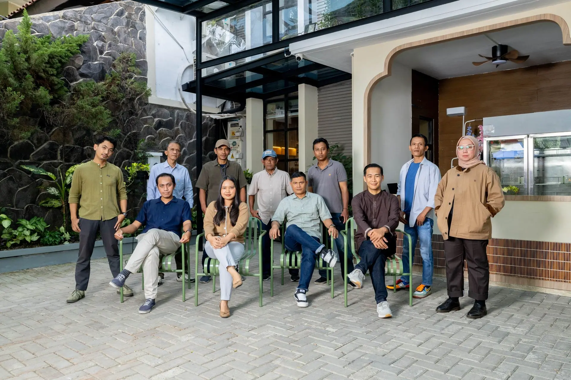 ann's general affair team