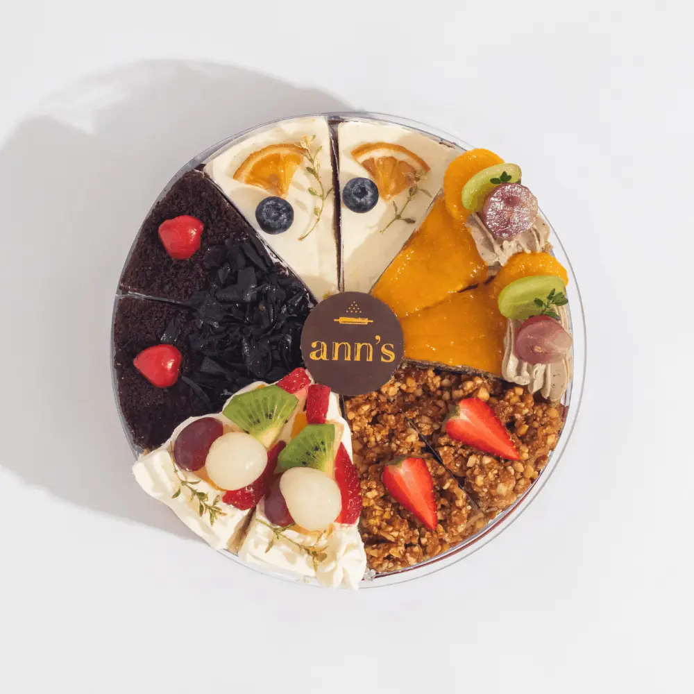 Assorte Cake Square Bg putih 3.webp